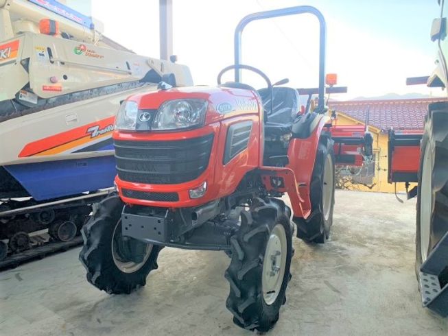 トラクター B17X-BSMAGRF3 写真２